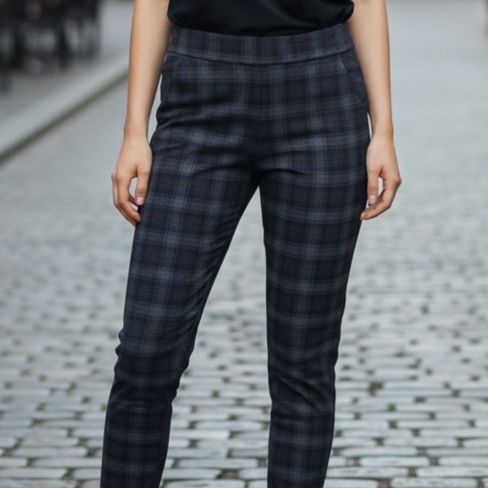 Loft Pull on Plaid Pants brown and black Womens XSmall Petite
